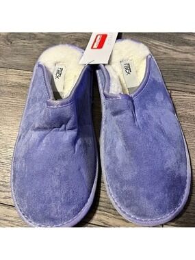 New Nordstrom Rack Purple fleece lined slippers- Size small.